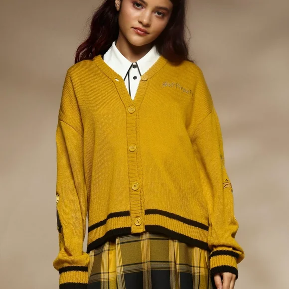 Hot Topic Harry Potter Hufflepuff Skimmer Girls Cardigan- NWT Size XL - Picture 2 of 7